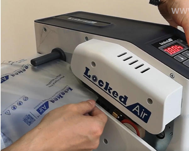 step-by-step-guide-how-to-properly-load-air-cushion-film-into-your-lockedair-air-cushion-machine-4.jpg step-by-step-guide-how-to-properly-load-air-cushion-film-into-your-lockedair-air-cushion-machine-4.jpg